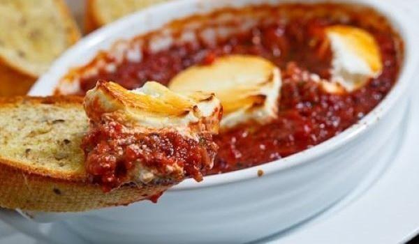 Baked Goats Cheese in Tomato Sauce Recipe