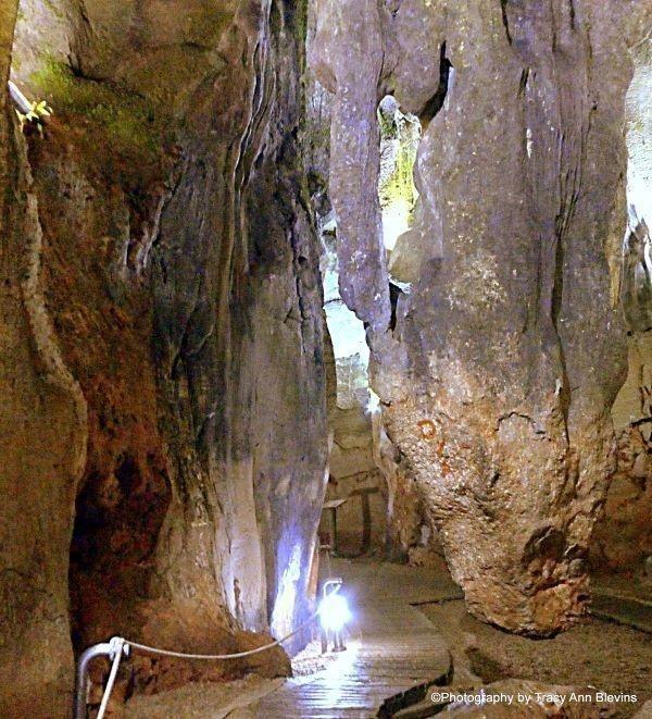 Benidoloig caves