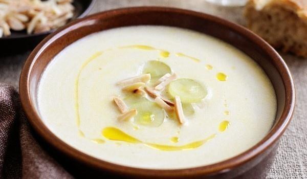 Andalusian white garlic soup Recipe 