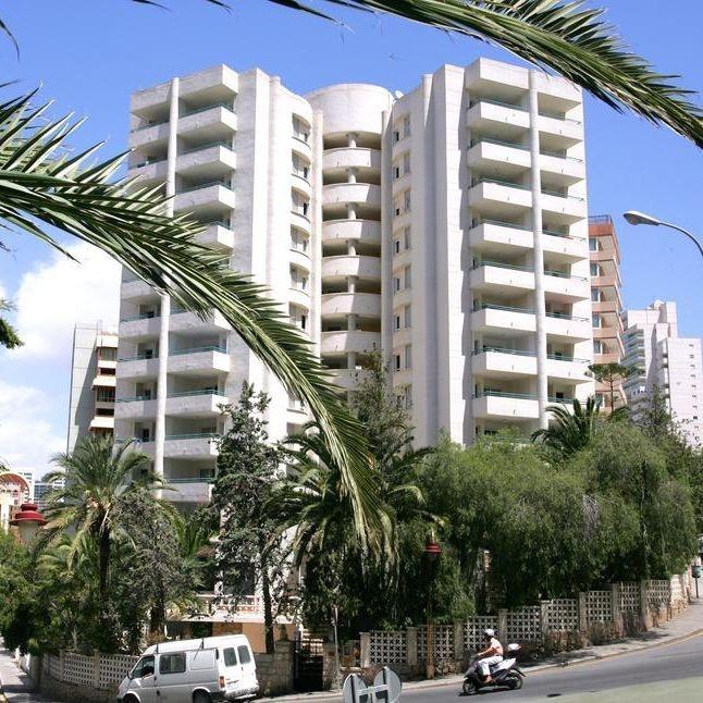 Las Torres Gardens Apartment